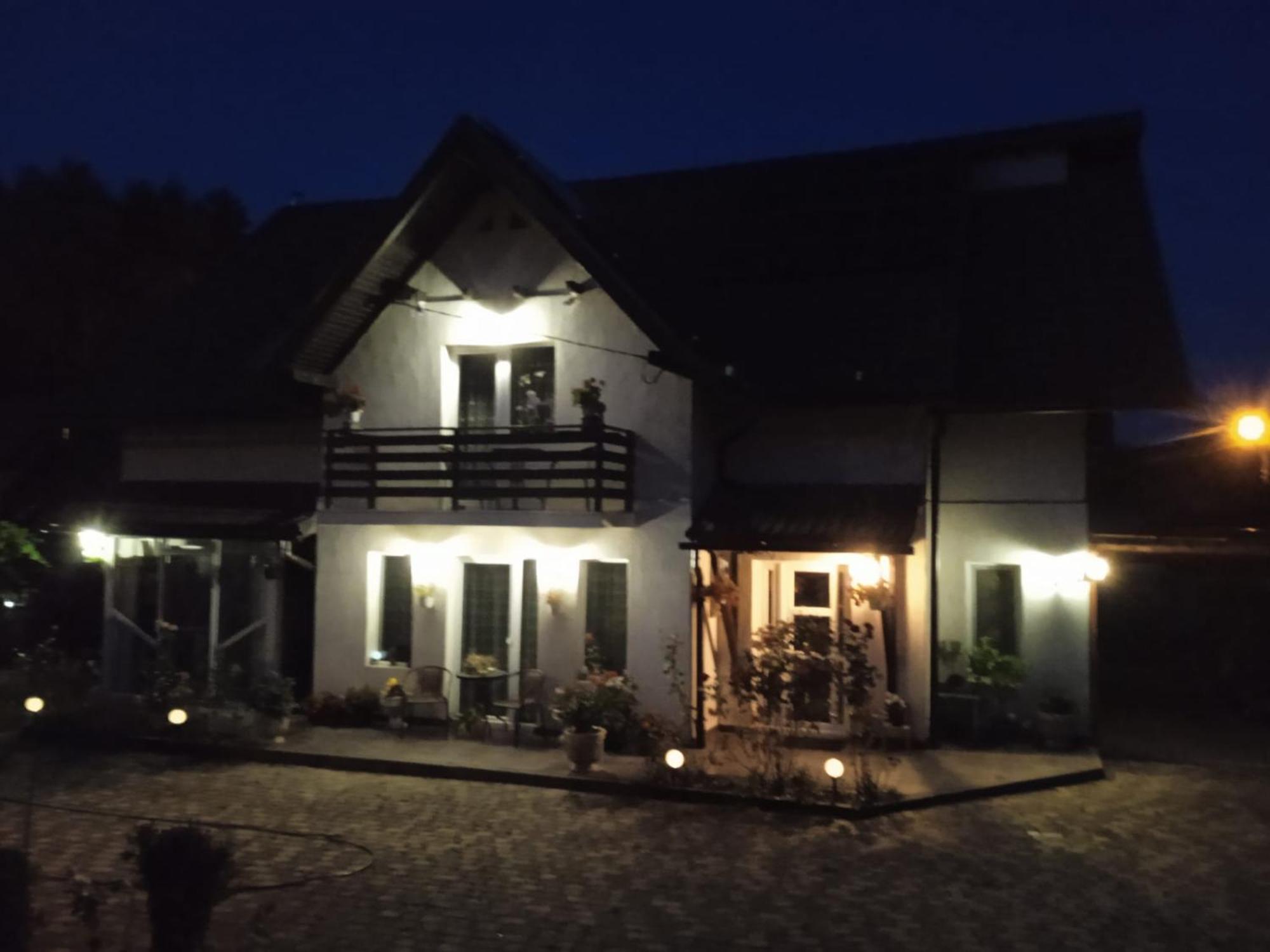 Апартаменти Edelweiss Ilinca Зернешті Екстер'єр фото
